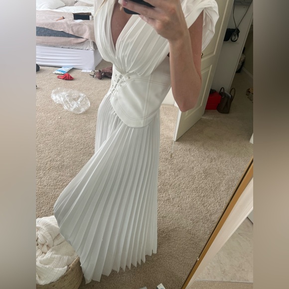 Aceler Anthropologie white Assymetric pleated midi gown - Picture 4 of 5